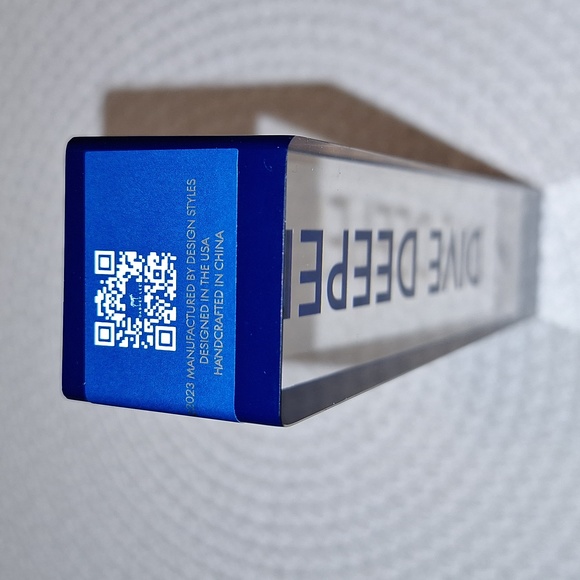 👙 "Dive Deeper" motivational desk placard sign. Clear acrylic with navy blue. - Picture 6 of 13